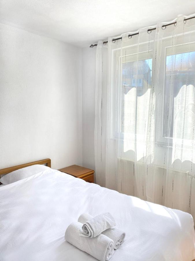 Zogu Apartments - City Center Pristina Esterno foto