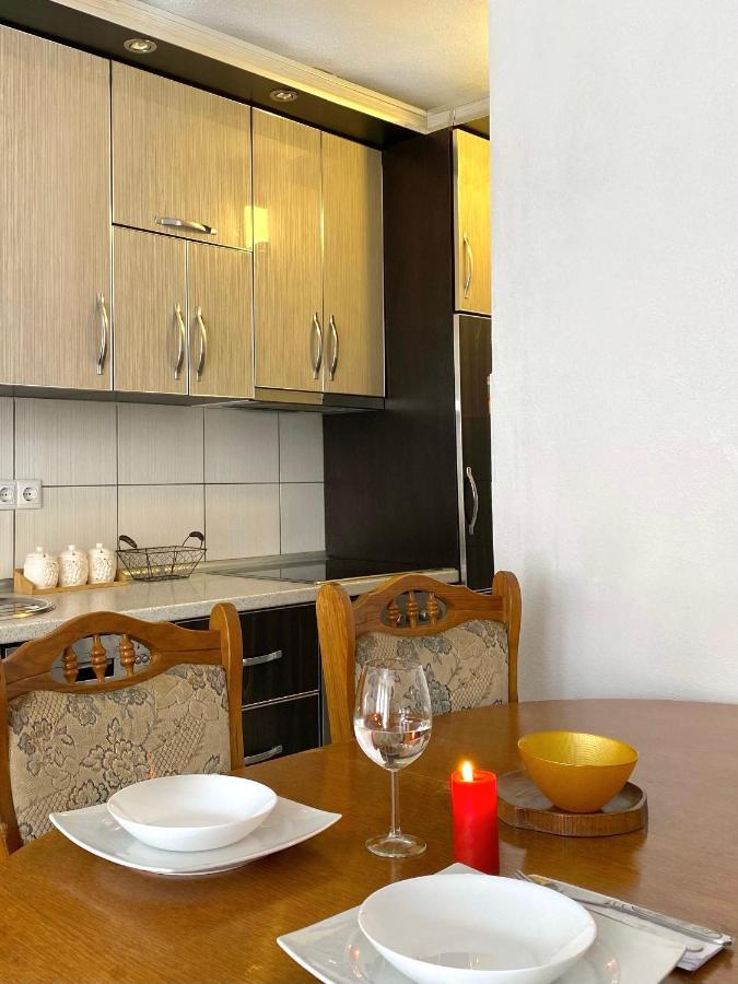 Zogu Apartments - City Center Pristina Esterno foto