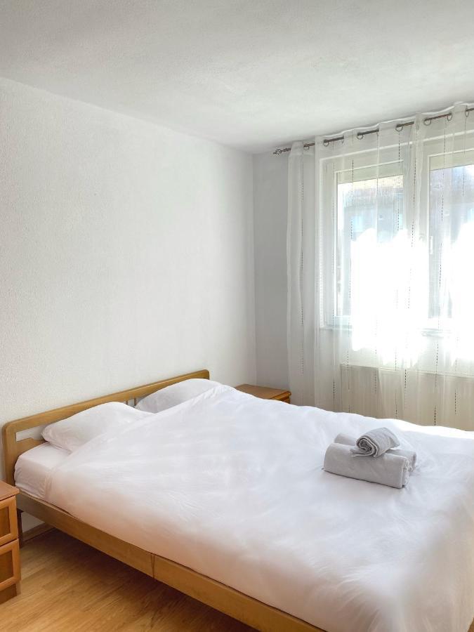 Zogu Apartments - City Center Pristina Esterno foto